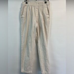 Zara pull on pant, cream color with a thin pin stripe. Loose fitting and casual.